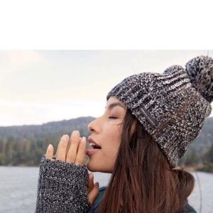 Rebecca Minkoff Beanie Hat Women Winter Marbled Pom Pom &Thumbhole Arm Warmer R
